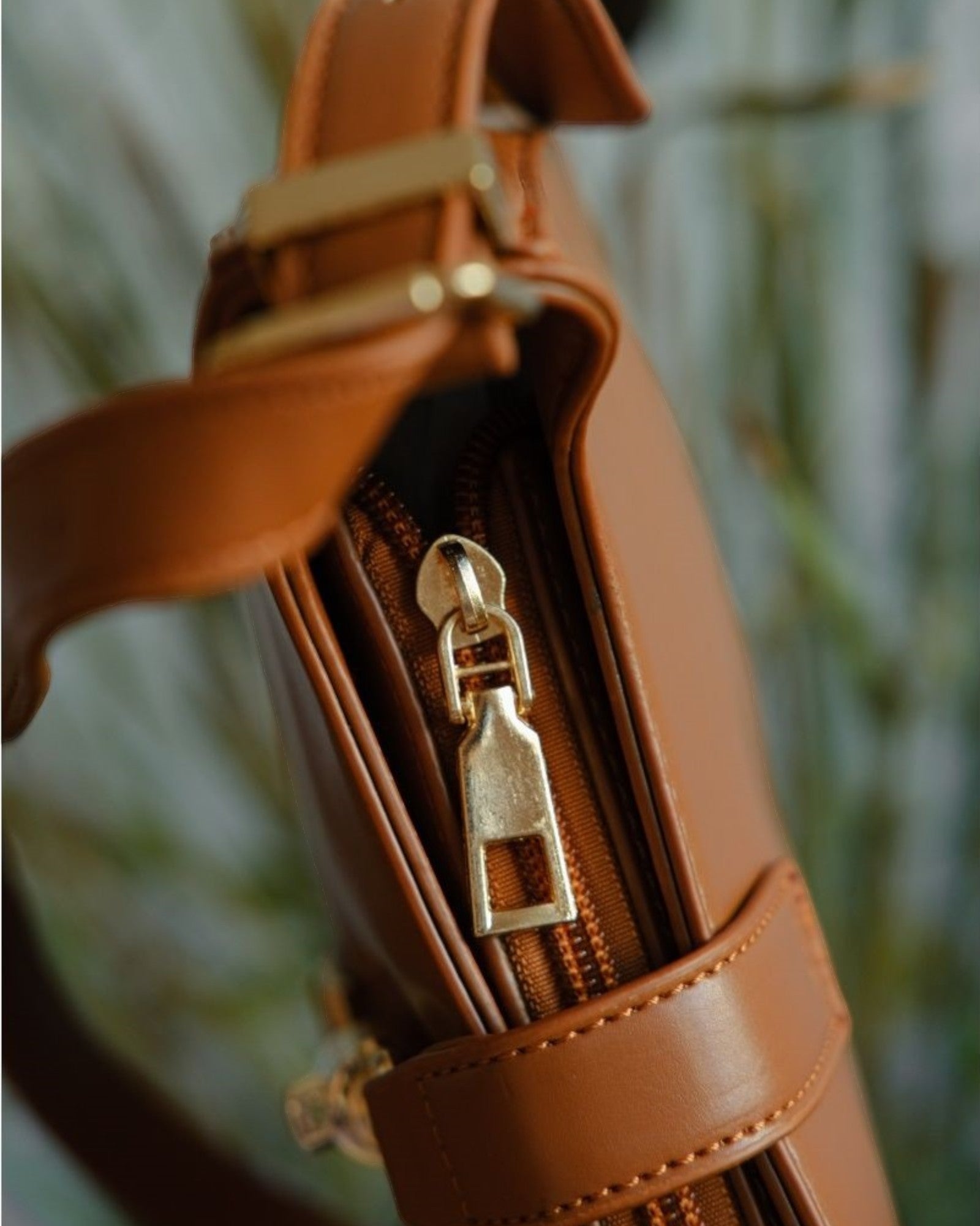 Amoit Paris Hobo Bag – Parisian Vegan Leather Bamboo Hardware Shoulder Bag