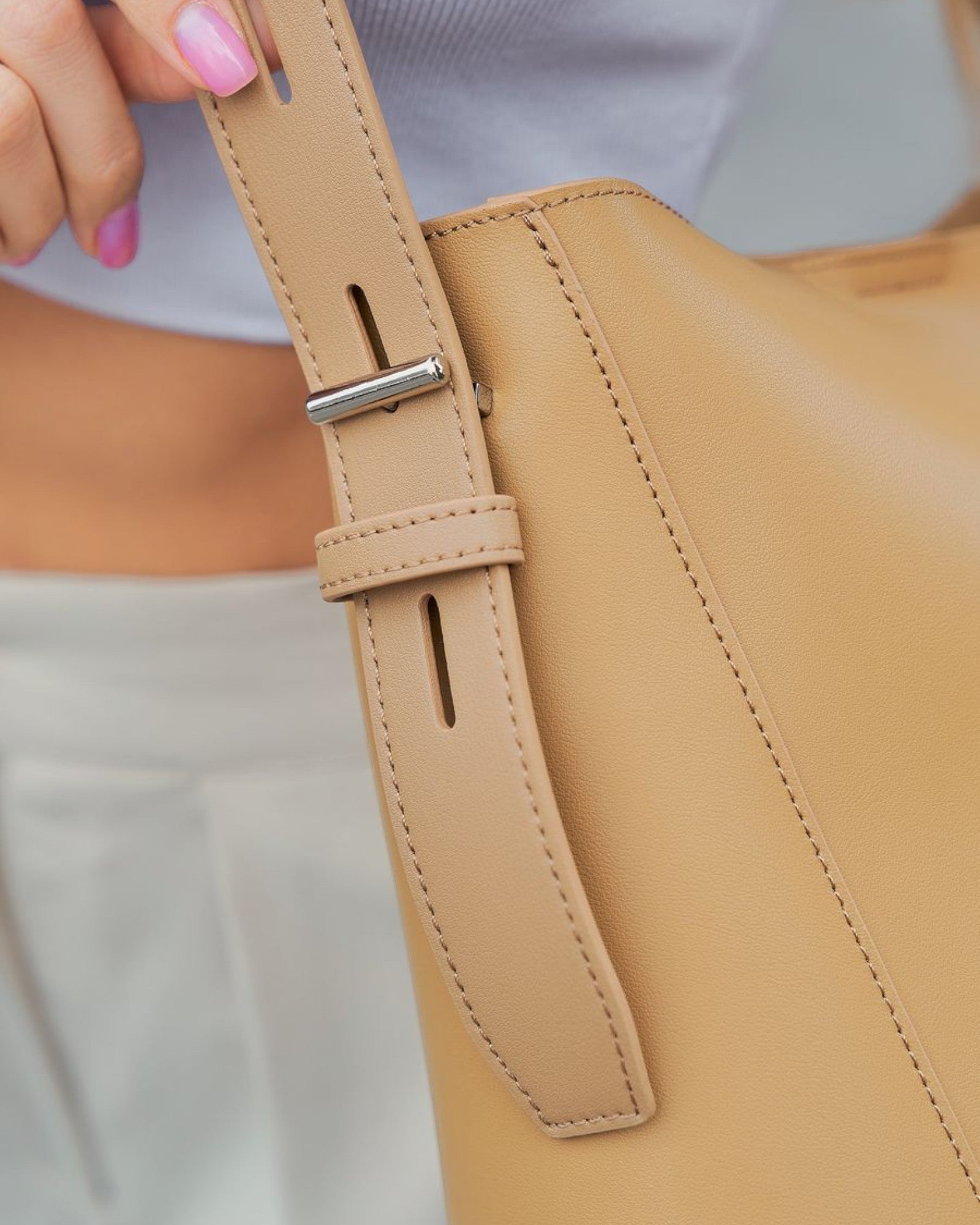 Manon Leroux Shoulder Bag – Parisian Vegan Leather Oversized Everyday Handbag