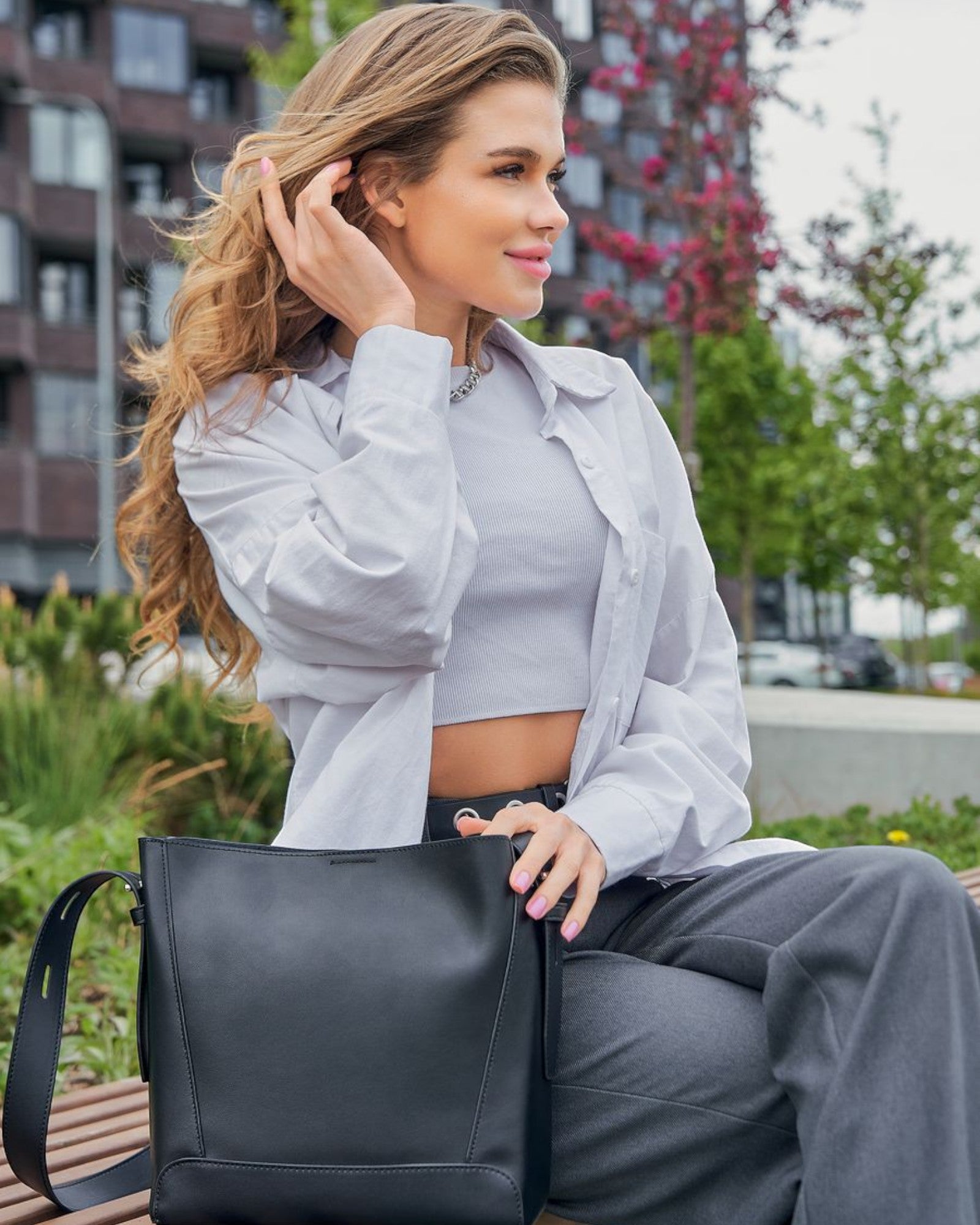 Manon Leroux Shoulder Bag – Parisian Vegan Leather Oversized Everyday Handbag