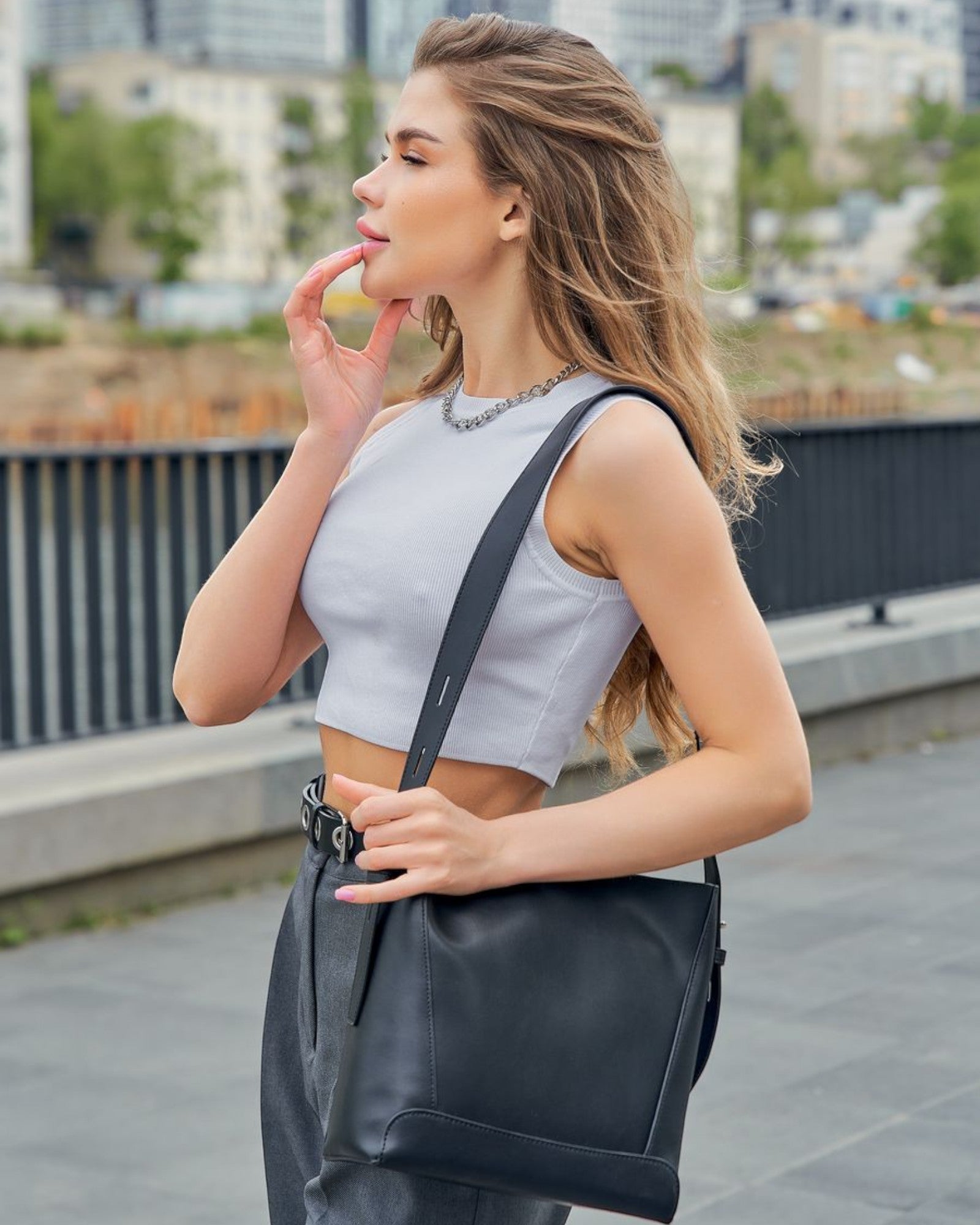 Manon Leroux Shoulder Bag – Parisian Vegan Leather Oversized Everyday Handbag