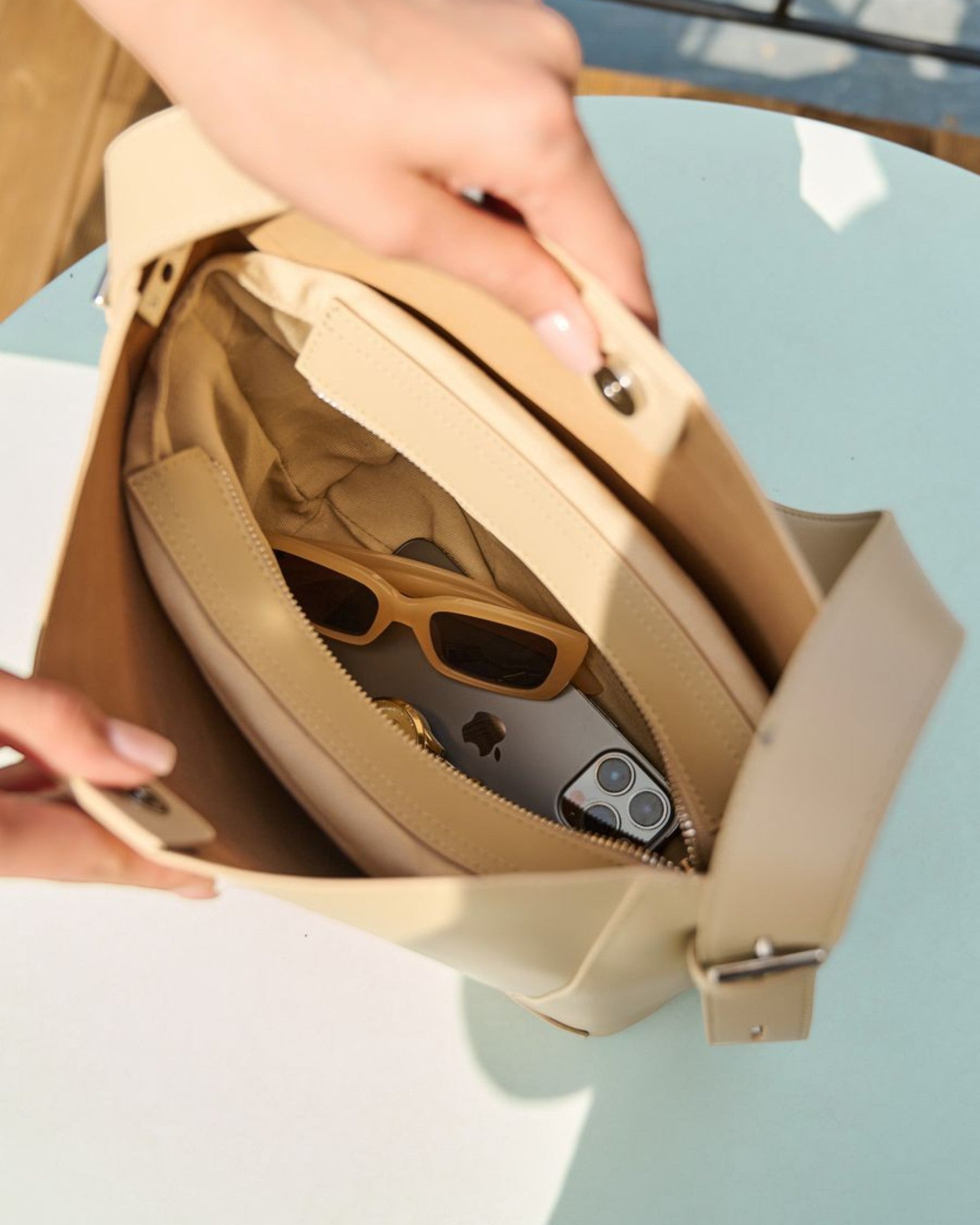 Manon Leroux Shoulder Bag – Parisian Vegan Leather Oversized Everyday Handbag