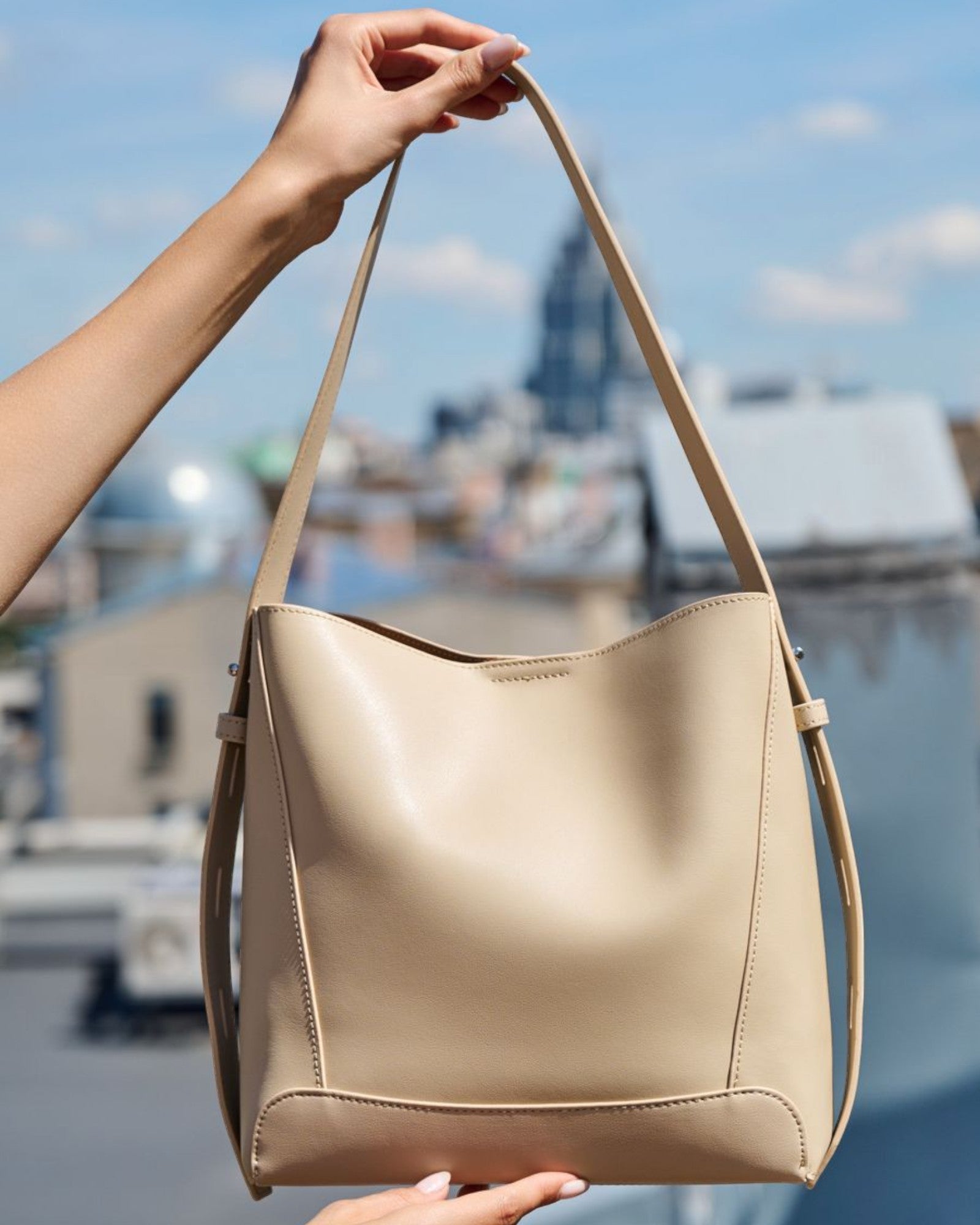 Manon Leroux Shoulder Bag – Parisian Vegan Leather Oversized Everyday Handbag