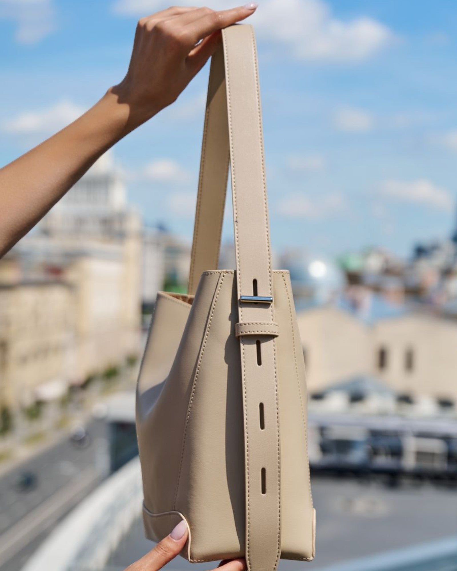 Manon Leroux Shoulder Bag – Parisian Vegan Leather Oversized Everyday Handbag